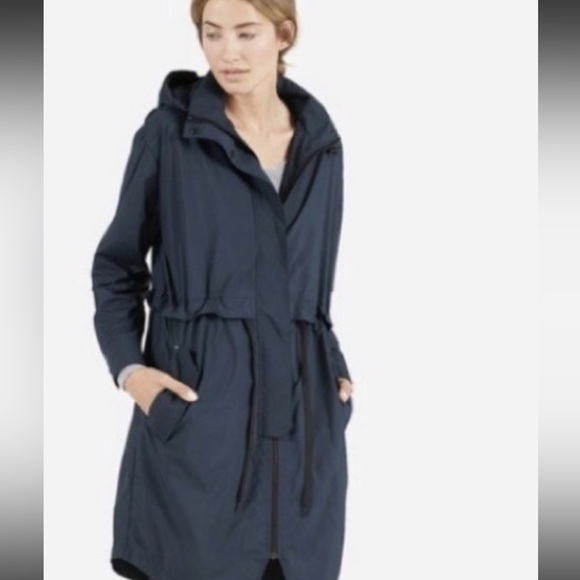 EVERLANE Lightweight Shell Jacket - Picture 2 of 7